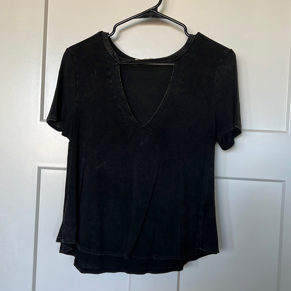 V neck choker tee
